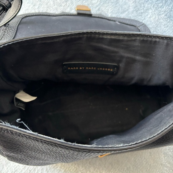 Marc Jacobs Sheltered Island Crossbody - Picture 10 of 10